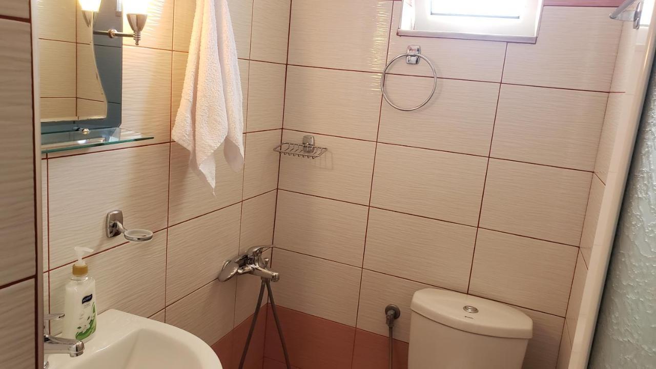 Guesthouse Shehu Ksamil Exteriör bild